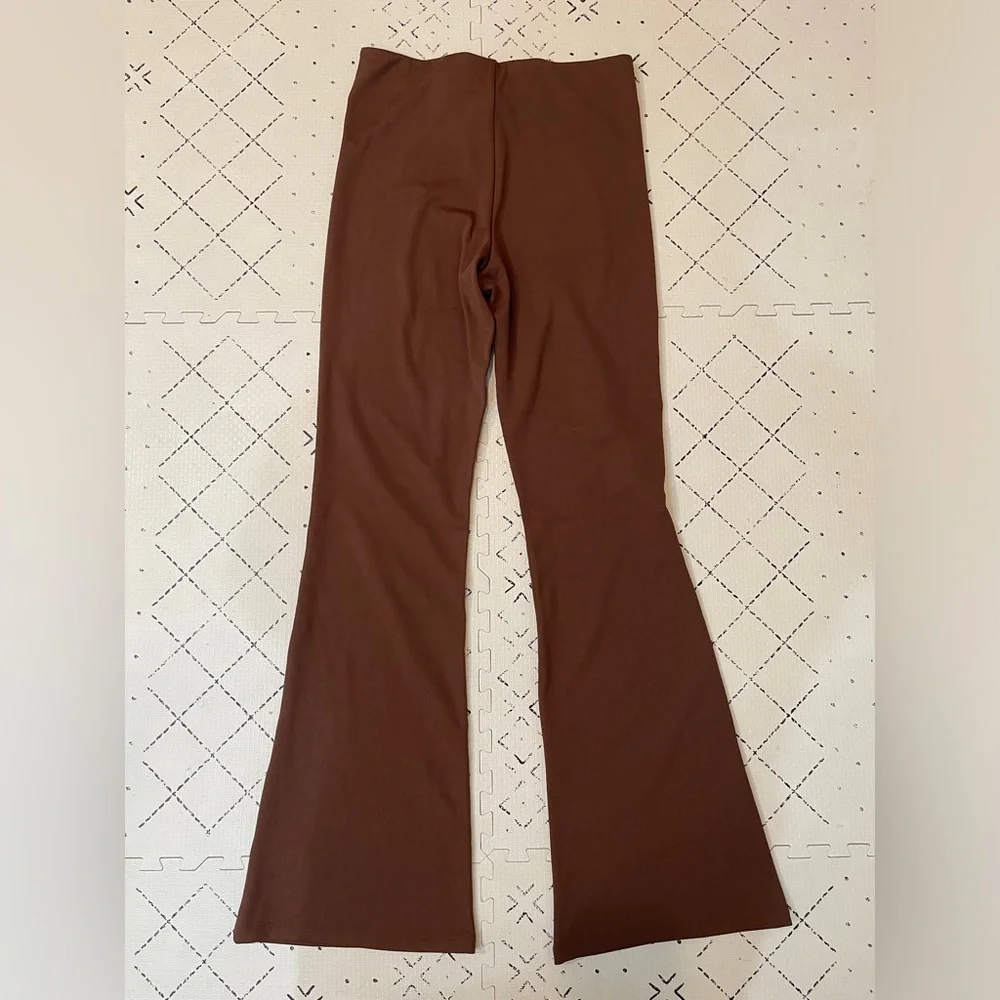 NWOT‎ Aritzia Wlfred Candace flare ribbed pants S
